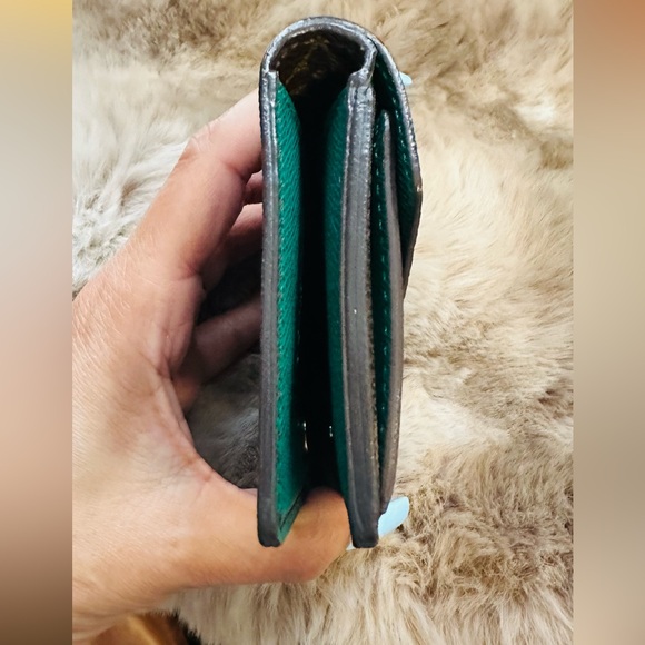 EUC LV Monogram Marie Lou Compact Wall with COA - Picture 6 of 9